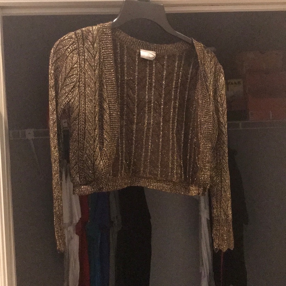 Sheer crop shawl